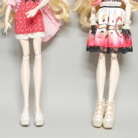 Two Ever After High Apple White Dolls As Shown - Picture 3 of 4